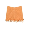 Detalle de falda playera naranja de ganchillo con cuentas de colores y flecos bajos - S / Shorts Calados / Naranja