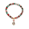 Détail du bracelet en perles d'argile rouge vert blanc avec un pendentif sapin de Noël doré - Argile Polymère Breloque Arbre de Noël