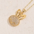 Collana con ciondolo a coniglio dorato con pavé di zirconi e catena a maglie sottile - Coniglio Oro Testa Rotonda (XL2392)