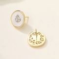 Detail showing the heart rhinestone center and hollow back design of the gold earring - Round Heart Rhinestone Style (E01273G)