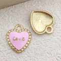 Pendentif cœur en émail rose avec mot Love en alliage doré pour bijoux DIY - Pendentif Cœur Rose Love (10980)