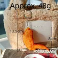 Realistischer Brathähnchen-Schlüsselanhänger mit knuspriger Textur und Gewürzdetails - Orleans Hähnchenflügel