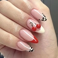Amandelvormige press-on nagels met luipaardprint, rode punten en 3D-kersen accent - Franse Luipaard Kers - Lijmstijl (D-169)
