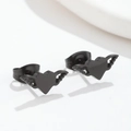Primer plano de pendientes de corazón negro mate con alas y diseño geométrico chic - Negro