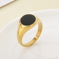 Anello in titanio placcato oro 18K con design minimalista rotondo in resina nera - US 5 / 11mm Oro
