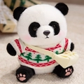 Süßes Pandabär-Plüschtier mit festlichem Weihnachtsstrickpullover und gelber Tasche - Weißer Weihnachtsbaumpullover Stil / 23cm