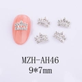 Détail de bijoux d'ongles couronne 9x7mm en métal argenté et strass clairs - Style de Couronne (AH46)