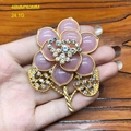 Spilla fiore vintage dorata con petali in smalto rosa e strass luccicanti per donna - Fiore Rosa (HE494)