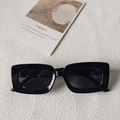 Fashionable black rectangular sunglasses with glossy frames and dark lenses for men and women - Black and Gray