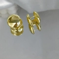 Schicke goldene Metall-Creolen in Tropfenform mit polierter Spiegeloberfläche - Goldene runde Ohrringe