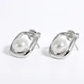 Elegant 316 stainless steel square hoop earrings featuring circular white pearls - Silver Style (PD3357)