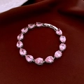 Détail d'un bracelet en zircons roses en forme de poire avec fermoir argenté - Style 58# Rose Goutte Maillon