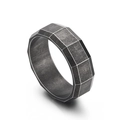 Anello da uomo in acciaio al titanio con sfaccettature geometriche e finitura grigia - US 8 / Nero Opaco