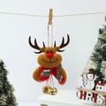 Dettaglio renna di Natale in feltro con sciarpa rossa e campanellini d'oro su corda - Cervo