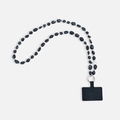 Nahaufnahme ethnischer schwarzer Steinperlen mit silbernem Metall-Drehhaken für Handys - Halsband-Stil 88cm