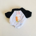 Schwarz-weiße Baseballjacke für 17cm Plüschpuppen mit süßer Hasenstickerei - Geeignet für 17cm Anhänger / Schwarzer Karotten-Hasen-Strampler