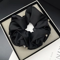 Elegante elastico per capelli in raso nero con strass bianchi in una scatola regalo - Elastico per Capelli Nero con Strass