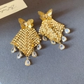 Orecchini a farfalla dorati con rete a rombi e cristalli a goccia pendenti su grigio - 66# Perno in Argento Sterling 925 - Oro - Goccia di Gemma a Rombo a Farfalla