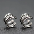 Orecchini a clip a piuma in argento vintage con intaglio in metallo testurizzato dettagliato - Piuma d'Argento Vintage (1 Paio)
