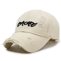 Berretto da baseball crema vintage con ricamo 'make' nero e design strappato alla moda - Regolabile / Beige Chiaro
