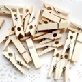 Natural wood mini photo clips 3.5x0.7cm with metal springs on white lace paper - Natural Wood Color