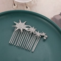 Silberner Schneeflocken Haarkamm mit Strasssteinen auf einer grünen Platte - Silber Stil 2