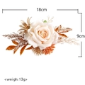 Cremefarbene Rosen-Handgelenk-Corsage mit goldenen Blättern und Perlen-Detail, 18 cm - Ansteckblume