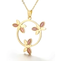 Goldene Libelle Schlüsselbeinkette mit rosa Markisesteinen im runden Rahmenanhänger - Rosa Marquise-Stein-Blumenstil (KP37454-K)