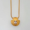 Dettaglio del ciondolo a conchiglia placcato oro 18k con zircone rettangolare - Stile Ciondolo a Conchiglia (Stile 1) / 45+5cm / Oro