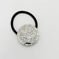 Elastic black hair tie with silver textured metal ring buckle for high ponytail - Shiny Silver - Linear Round