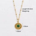 Grüne Edelsteinkette aus vergoldetem Edelstahl mit rundem Vintage-Anhänger von 1,55 cm - 2015 Afrikanische Jade