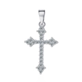 Dettaglio del pendente a croce in argento con zirconi micro-pave su uno sfondo bianco - Stile 3 / Argento