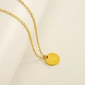 Collier en acier inoxydable doré avec pendentif rond et gravure de la lettre N - Lettre N (Chaîne Incluse)