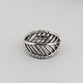 Anillo ajustable de acero plateado con diseño de hoja y brillantes piedras de strass - US 6 / Estilo de Hoja Calada con Diamantes de Imitación (KR44460-K)