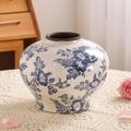 Dettaglio del vaso cinese tradizionale in ceramica bianca e blu con smalto craquelé - A093 Motivo Intenso Vaso Craquelé