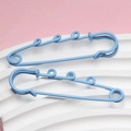Détail d'épingles de sûreté bleues de 6cm avec design multi-anneaux pour accessoires DIY - Bleu