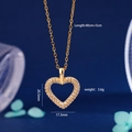 Élégant collier pendentif cœur doré avec zircons sur fond artistique bleu profond - Or (560)