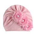 Rosa Baby-Turbanmütze aus Baumwolle mit drei Spitzenblumen und weißen Perlen - Rosa