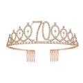 Makro-Detail von Roségold 70. Geburtstag Tiara mit Strasssteinen und integrierten Haarkämmen - 70. Geburtstag