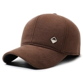 Gorra de invierno marrón de lana para hombre con orejeras y emblema metálico - Ajustable / café