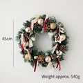 Corona de Navidad con piñas y adornos dorados, decoración festiva de 45cm de diámetro - Guirnalda Decorada Nevada de 45cm