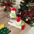 Dettaglio di braccialetti a forma di pupazzo di neve in peluche con cappelli rossi e sciarpe - Pupazzo di neve