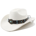 Détail d'un chapeau de cowboy blanc avec ruban en cuir, perles turquoise et rivets métal - M (56-58cm) / Crème