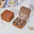 Brown leather portable jewelry organizer box with square zipper and ring slots - Zipper Style / Khaki