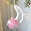 Angelo di Natale in piume rosa su luna di peluche con ali dorate per albero - Luna Fata / 17*18cm
