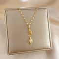 Elegante collar con colgante de hoja dorada y borla de circón en caja beige - Estilo De Hoja Doble (J335)