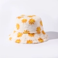 Detailansicht weißer Plüsch-Anglerhut mit orangefarbenen Gänseblümchen aus weichem Webpelz - Verstellbar / Beige Mit Orangen Blumen