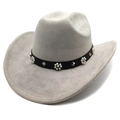 Détail d'un chapeau de cowboy en daim gris clair avec fleurs de perles et clous en métal - Gris clair