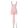 Détails d'une robe mini en dentelle rose avec taille corset et laçage sur le devant - S / Rose