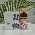 Sveglia digitale Capybara marrone su una scatola regalo con nastro rosa - Sacchetto Blu + Scatola Cupido + Manuale Cinese / Versione a Pulsante (Settimana in Inglese)